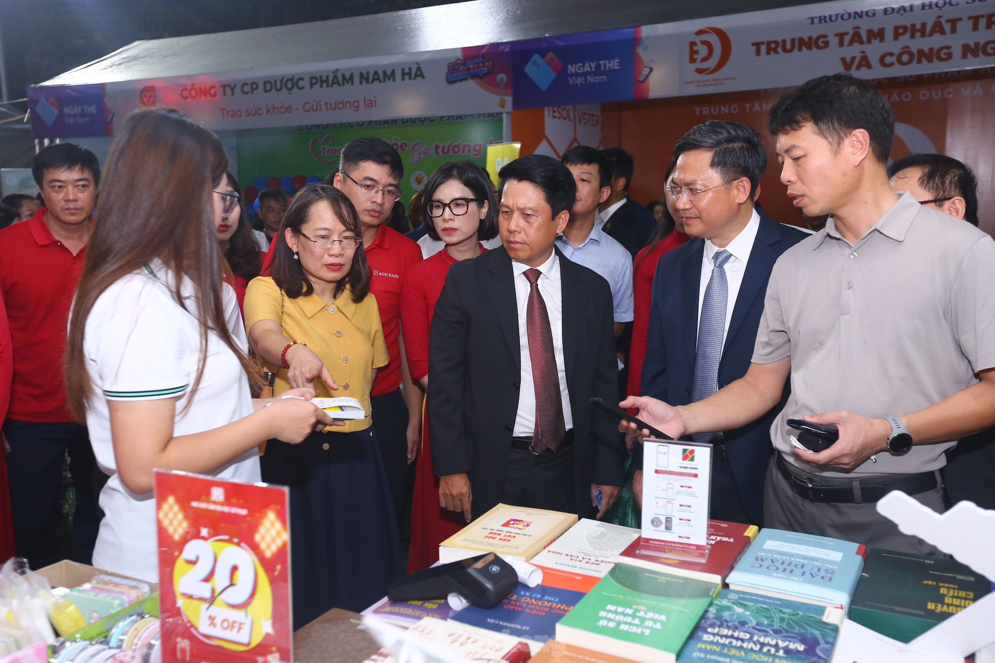 Đại biểu trải nghiệm tại gian hàng Ngày thẻ Việt Nam 2023 - Sóng Festival ảnh 4