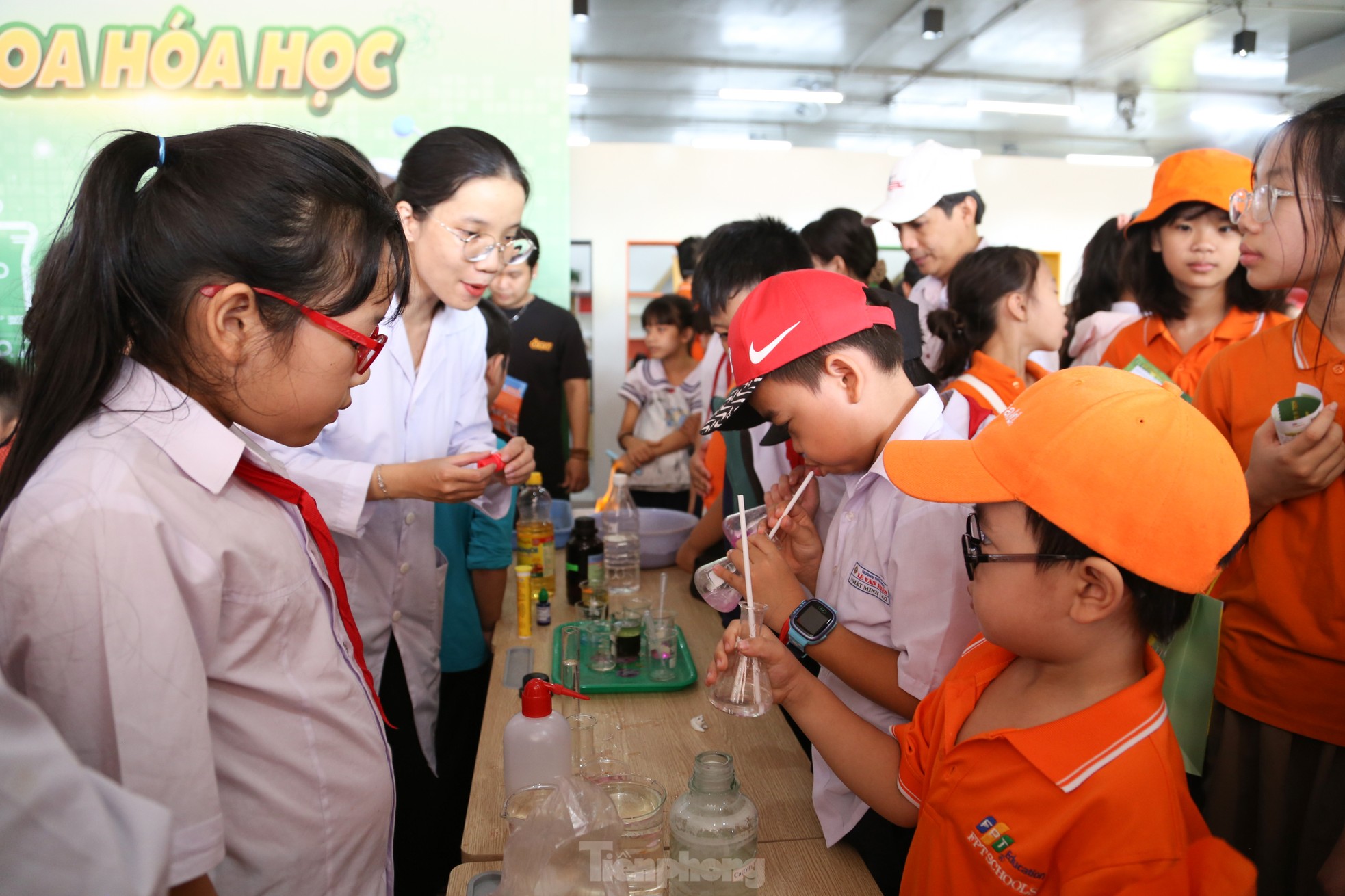 Robot, trò chơi thực tế ảo, STEM... thu hút học sinh Đà Nẵng ảnh 4