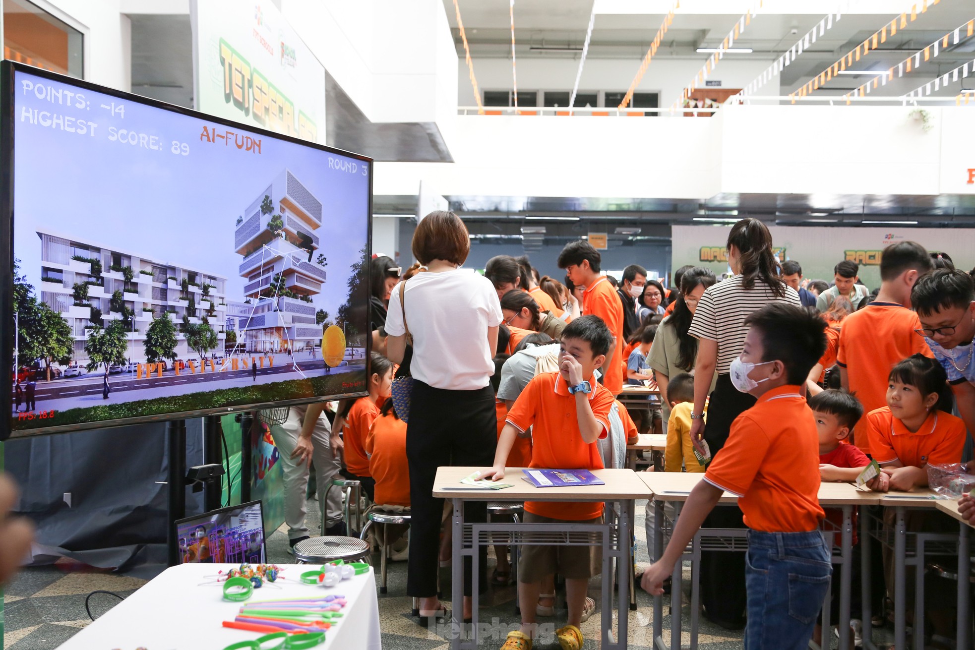 Robot, trò chơi thực tế ảo, STEM... thu hút học sinh Đà Nẵng ảnh 6