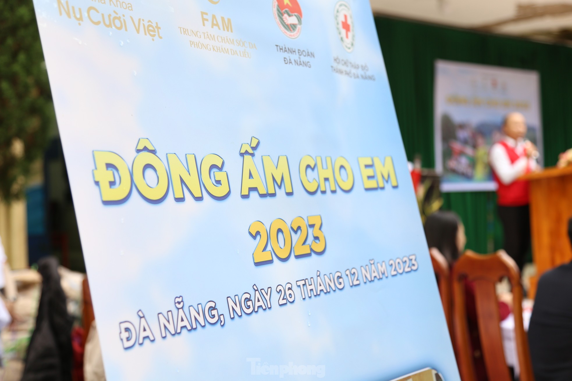Mang đông ấm đến với trẻ em miền núi Đà Nẵng ảnh 2