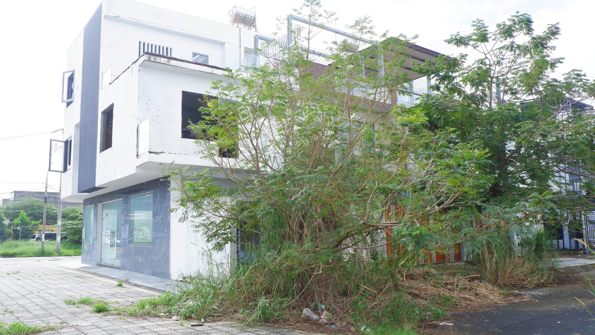 Loạt nhà phố bỏ hoang ven sông Hàn ở Đà Nẵng ảnh 6