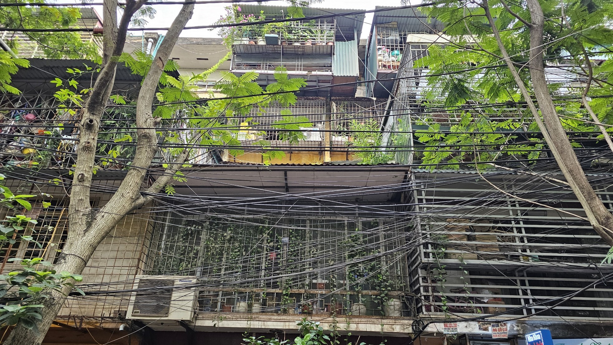Cận cảnh khu tập thể cũ trên 'đất vàng' được Hà Nội chi tiền lập quy hoạch cải tạo ảnh 14