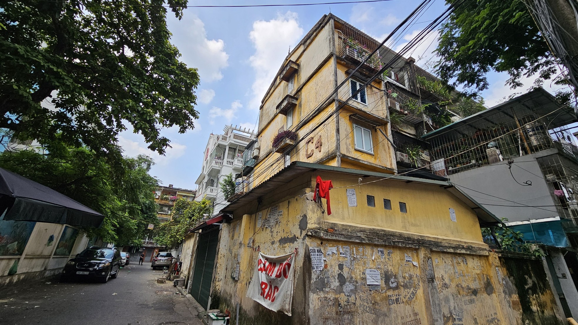 Cận cảnh khu tập thể cũ trên 'đất vàng' được Hà Nội chi tiền lập quy hoạch cải tạo ảnh 11
