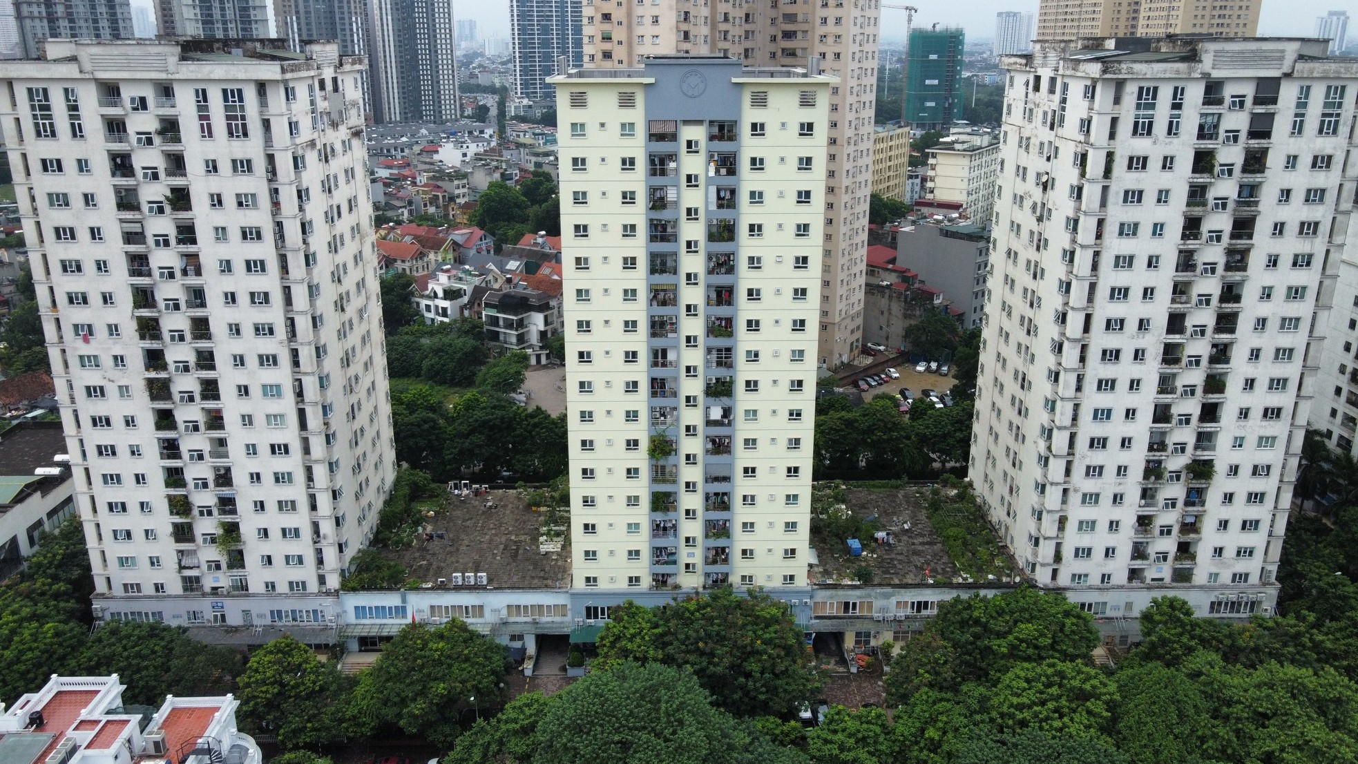 Cận cảnh cao ốc, biệt thự triệu đô 'mọc' trên quỹ đất 20% ở KĐT mới Trung Văn ảnh 8