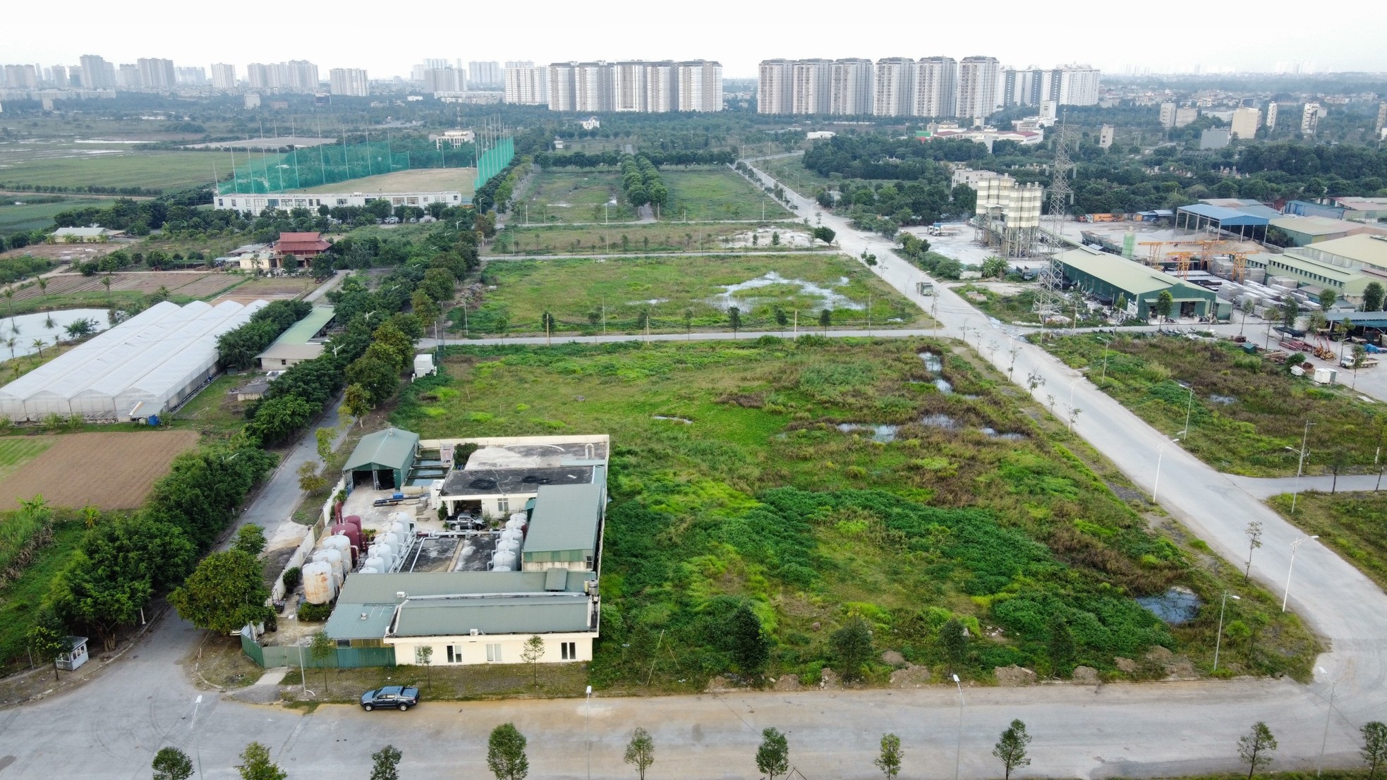 Cận cảnh biệt thự, trụ sở công ty, cây xăng xây sai quy hoạch ở khu đô thị Thanh Hà ảnh 9