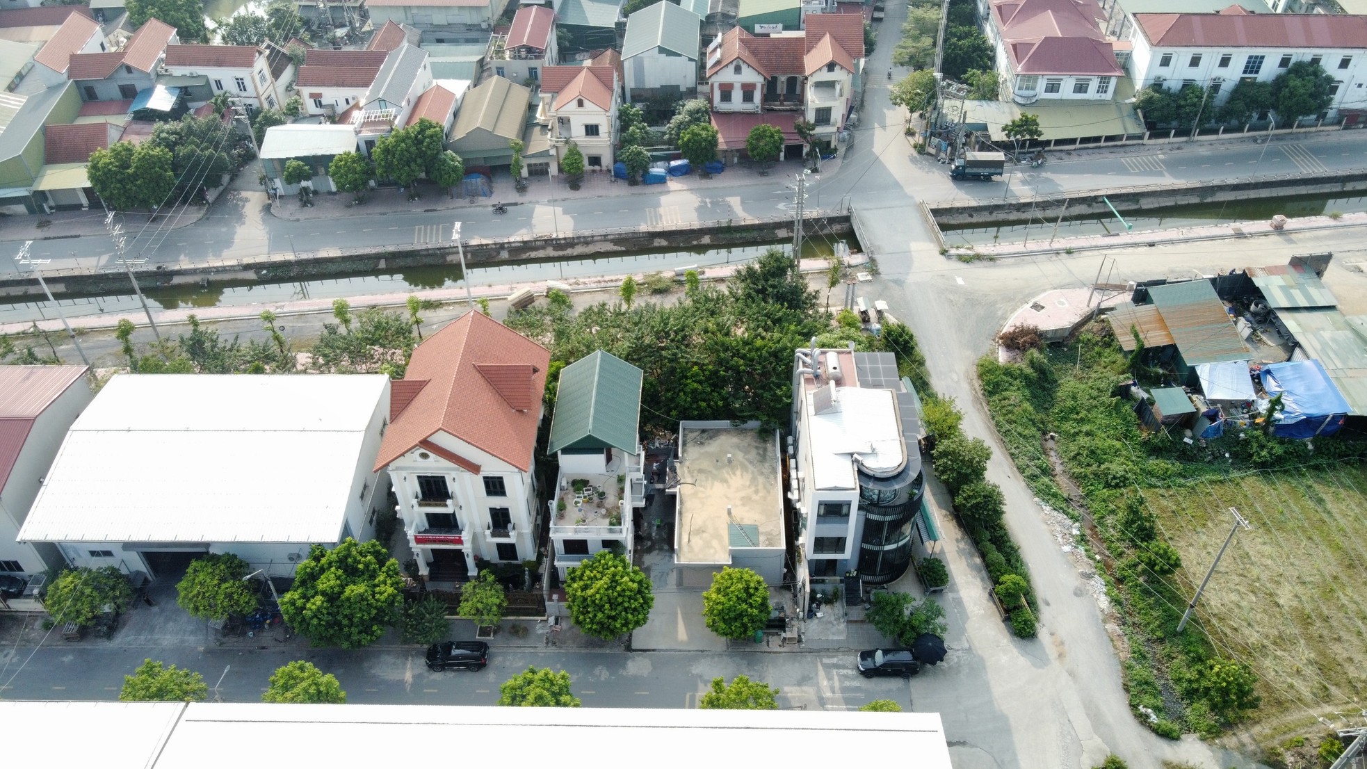 Cận cảnh loạt biệt thự 'mọc' trong cụm công nghiệp làng nghề ở Hà Nội ảnh 13