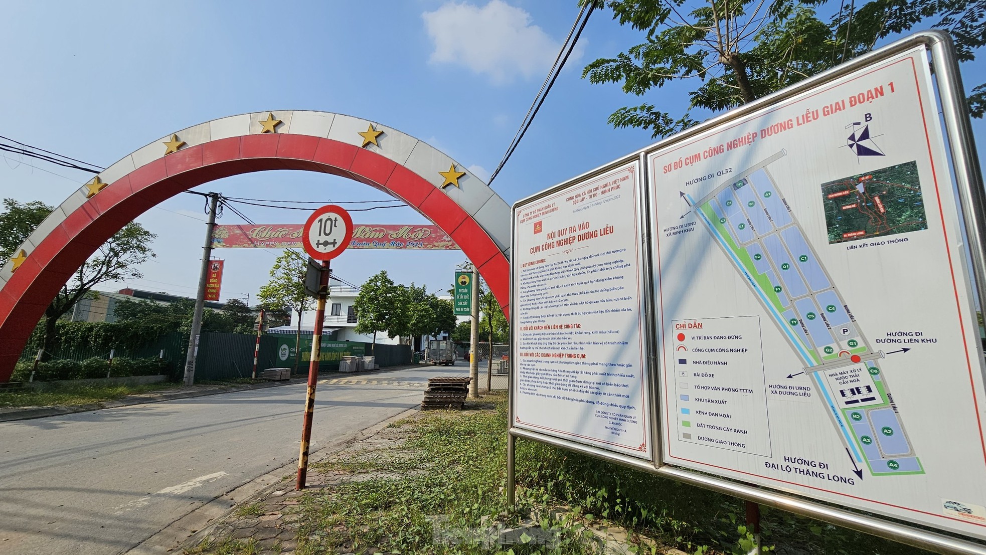 Cận cảnh loạt biệt thự 'mọc' trong cụm công nghiệp làng nghề ở Hà Nội ảnh 19