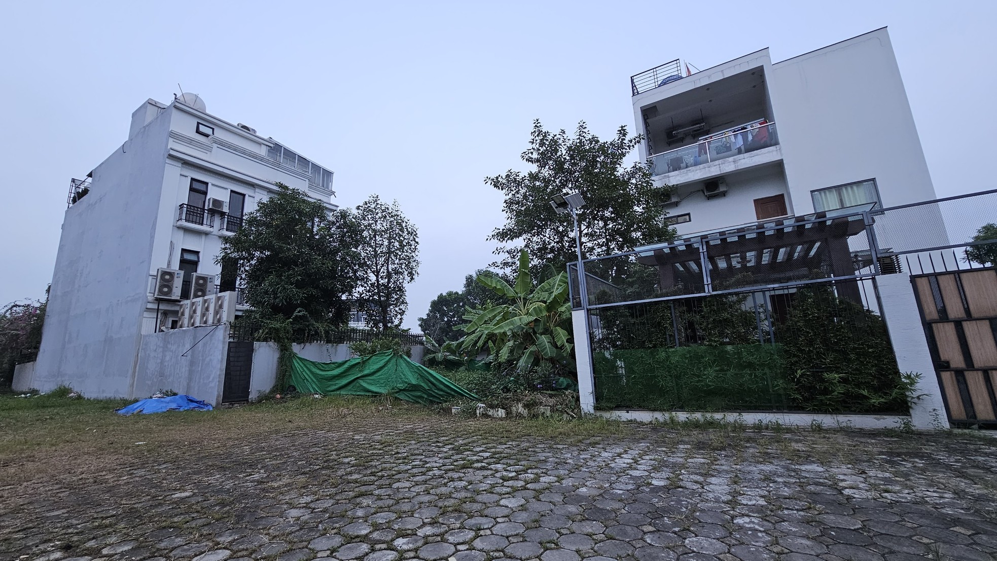 Cận cảnh biệt thự, trụ sở công ty, cây xăng xây sai quy hoạch ở khu đô thị Thanh Hà ảnh 17