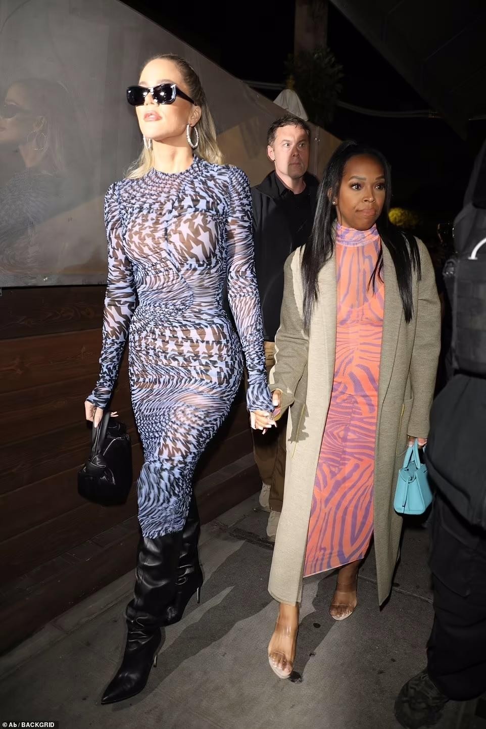 Khloe Kardashian shows off her Sєxy 'hourglᴀss' body, see-through dress reveals her ʙuтт, pH๏τo 4