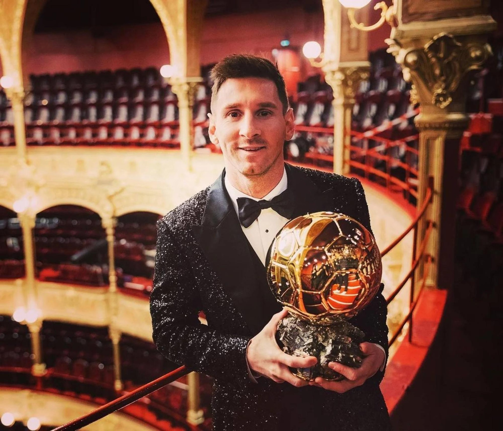 Người được trả lương cao nhất thế giới Lionel Messi giàu cỡ nào? ảnh 2