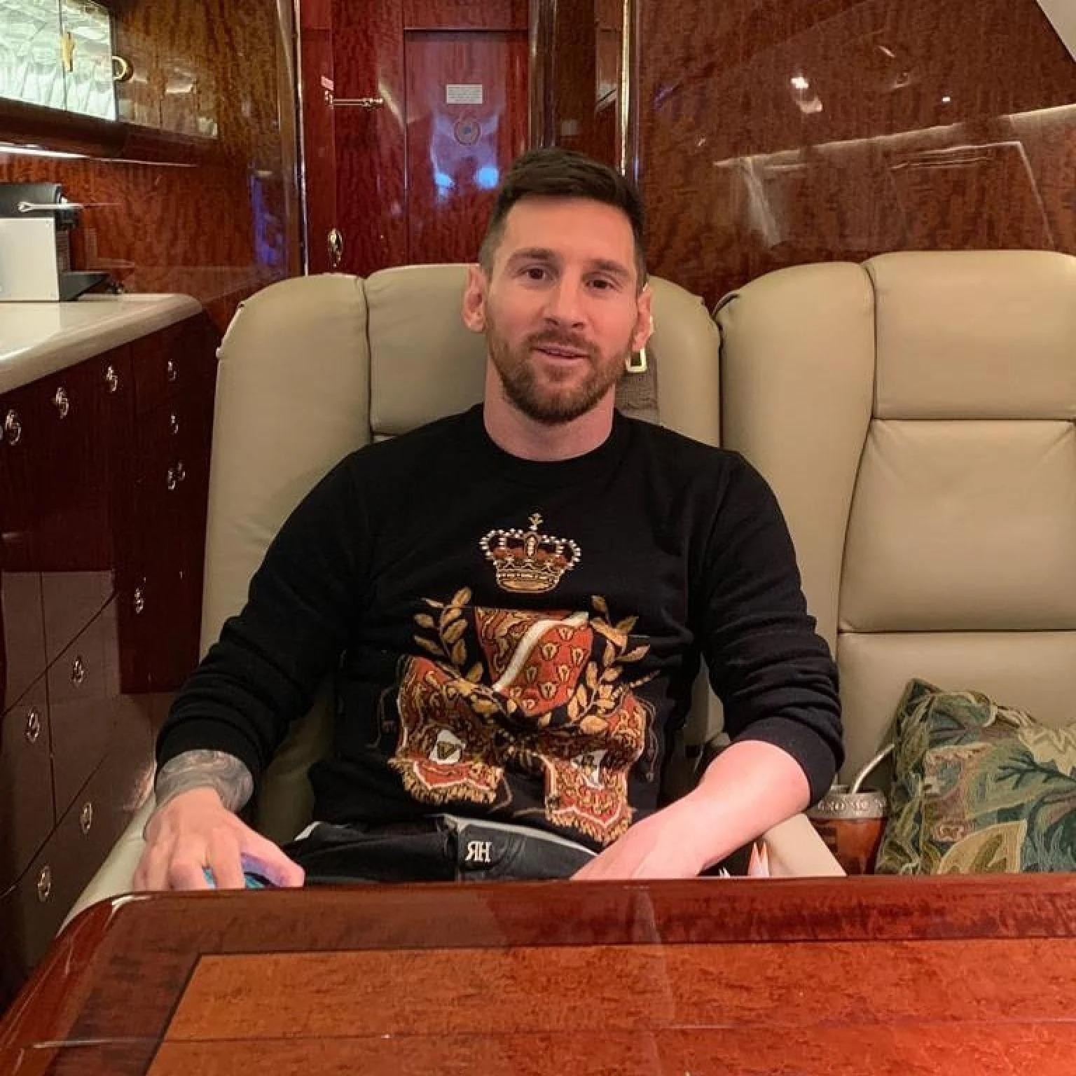 Người được trả lương cao nhất thế giới Lionel Messi giàu cỡ nào? ảnh 4