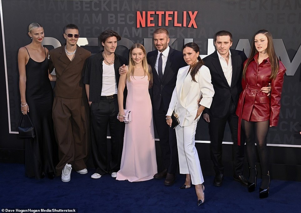 Công bố sự thật chấn động của Beckham và Victoria ảnh 1