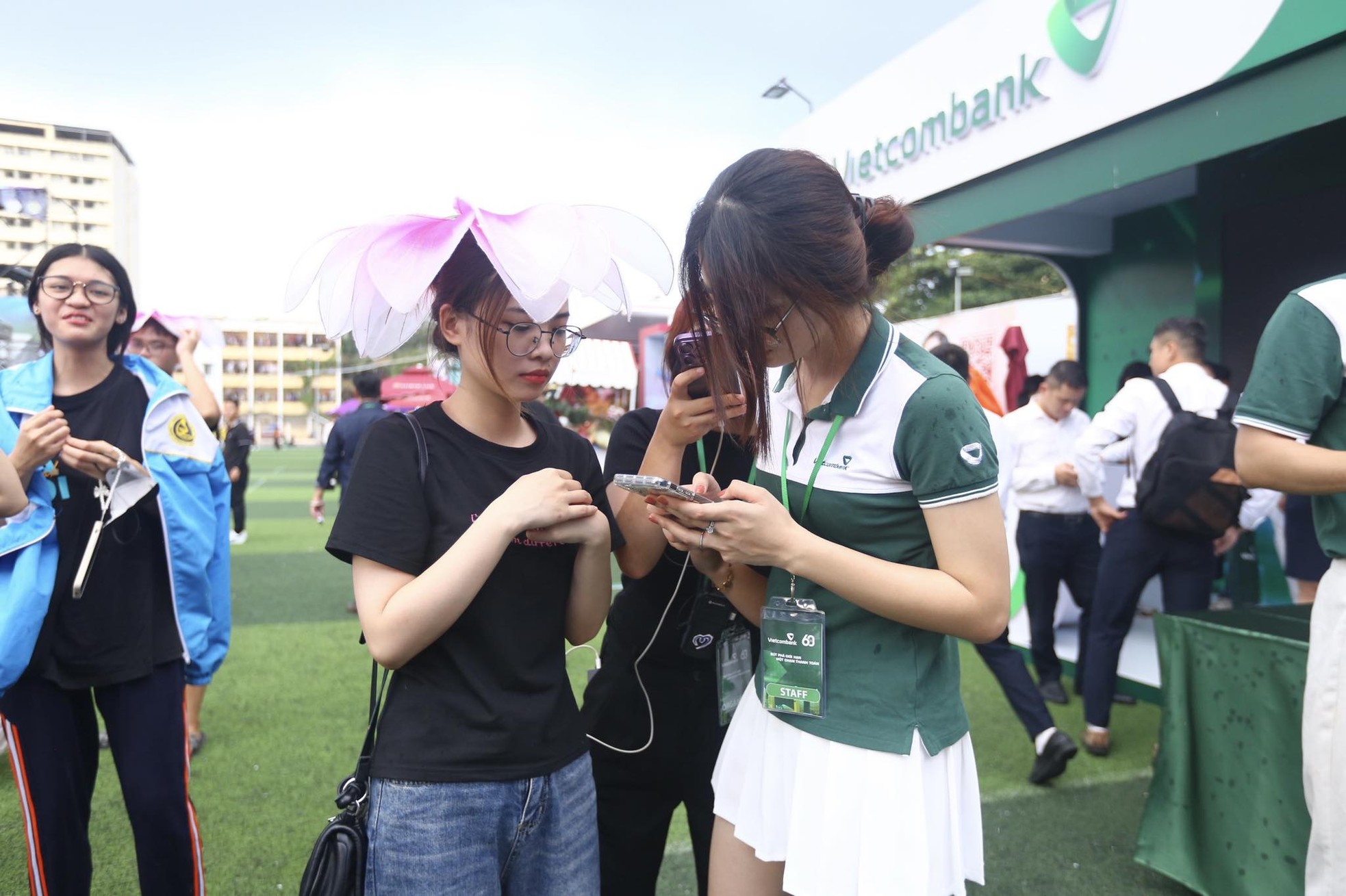 Sôi động không khí ngày khai mạc Sóng Festival 2023 ảnh 15