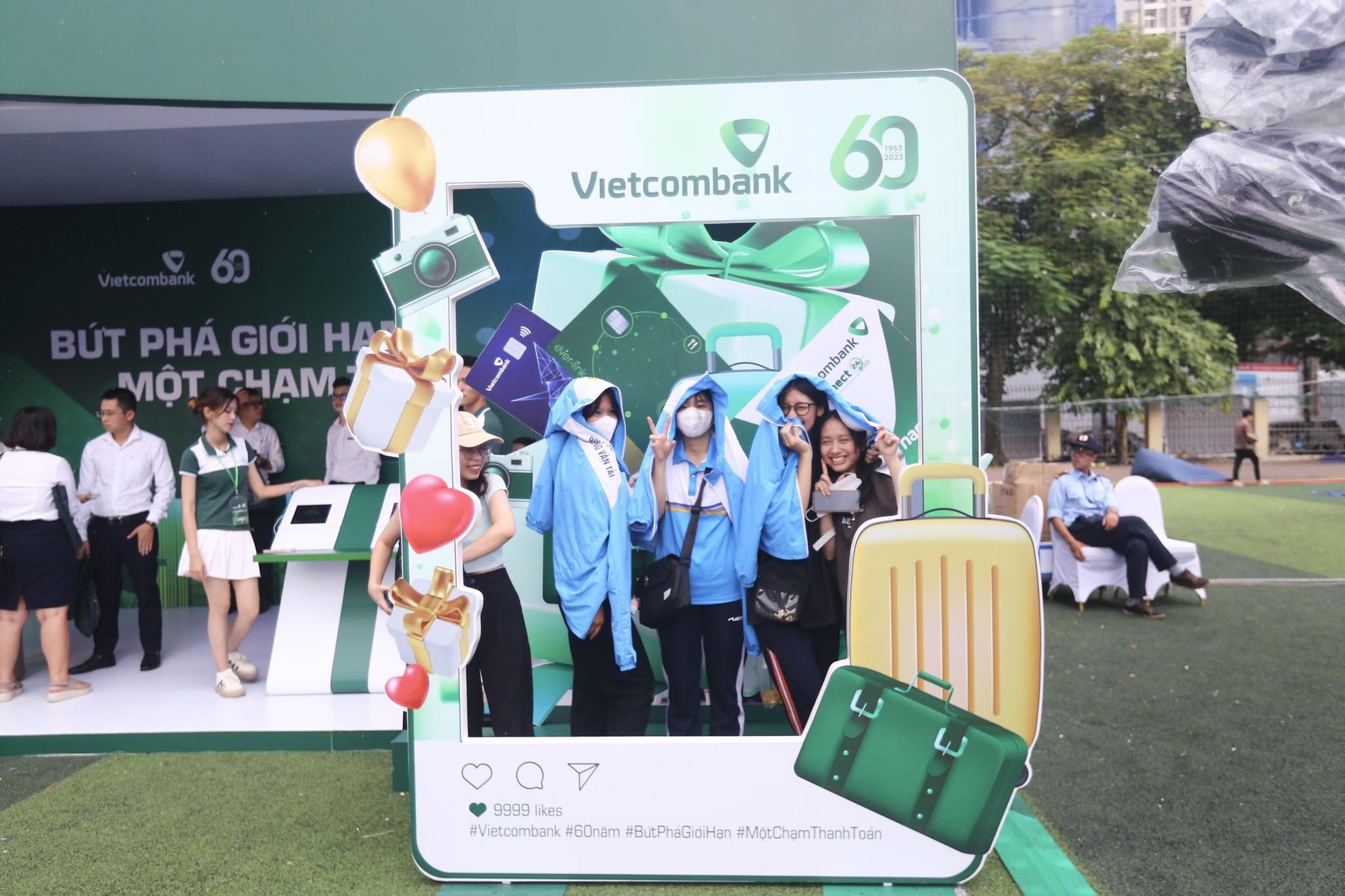 Sôi động không khí ngày khai mạc Sóng Festival 2023 ảnh 16