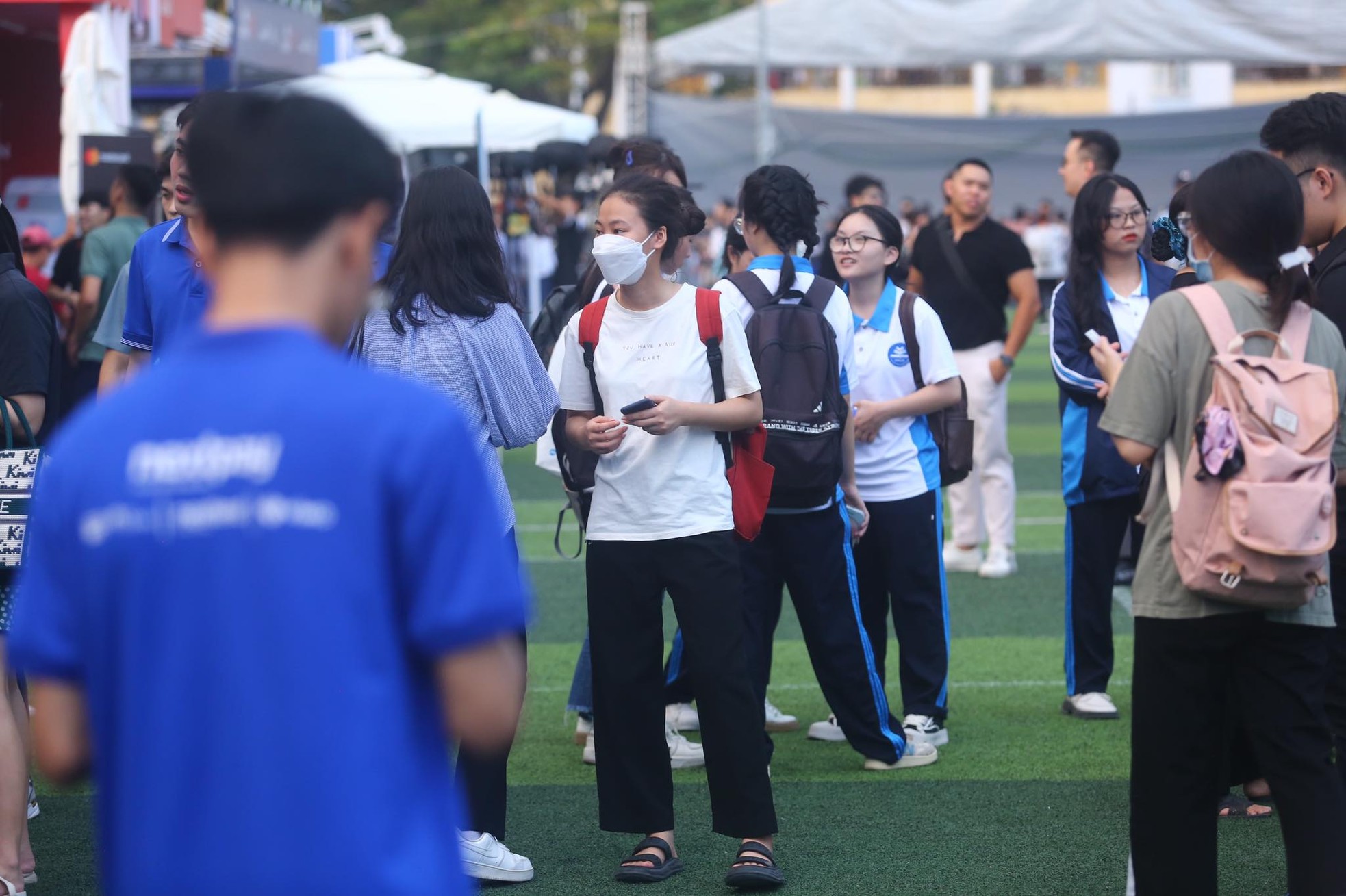 Sôi động không khí ngày khai mạc Sóng Festival 2023 ảnh 3