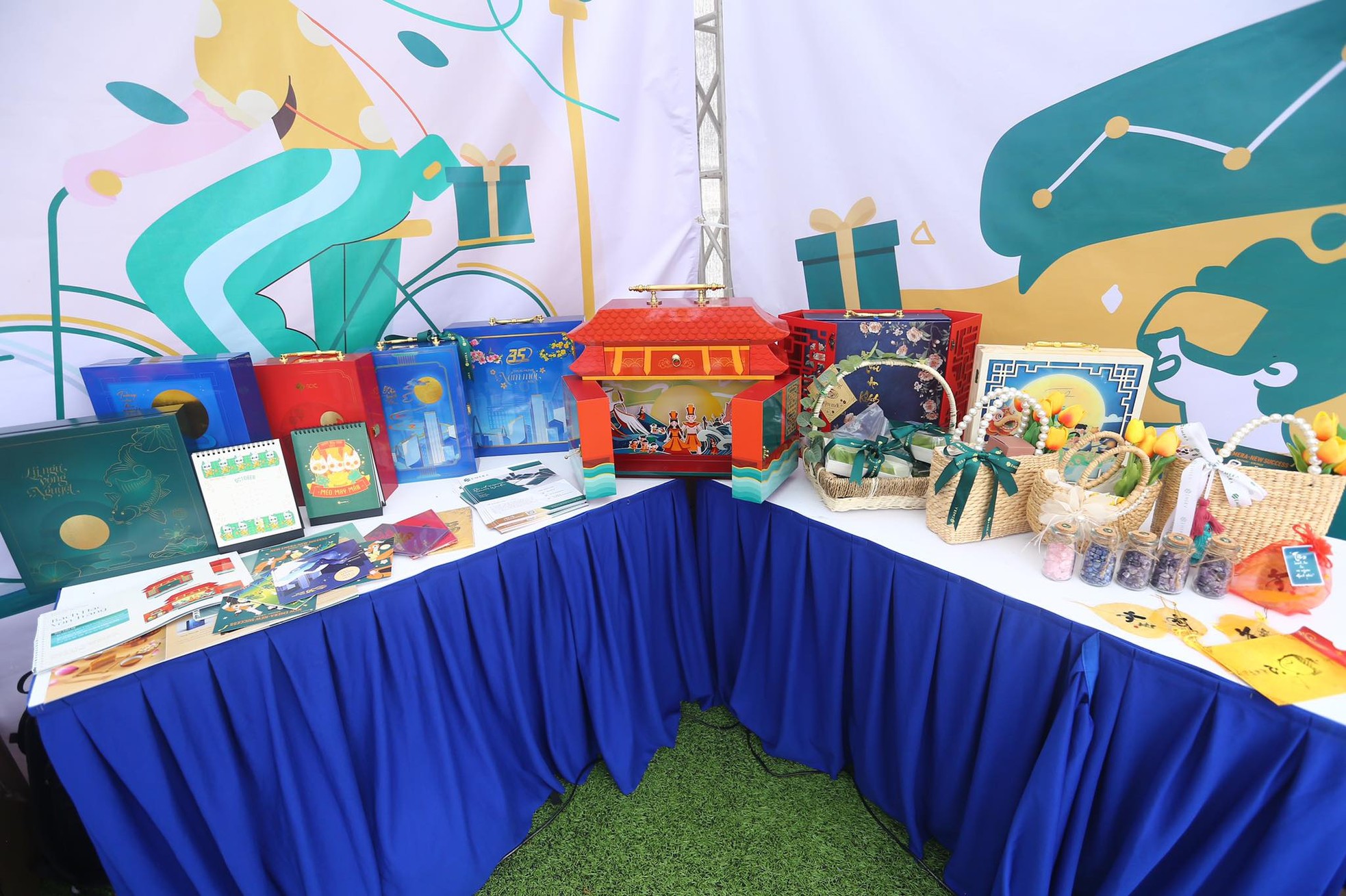 Nườm nượp check-in, mở thẻ, nhận quà tại Sóng Festival ảnh 14
