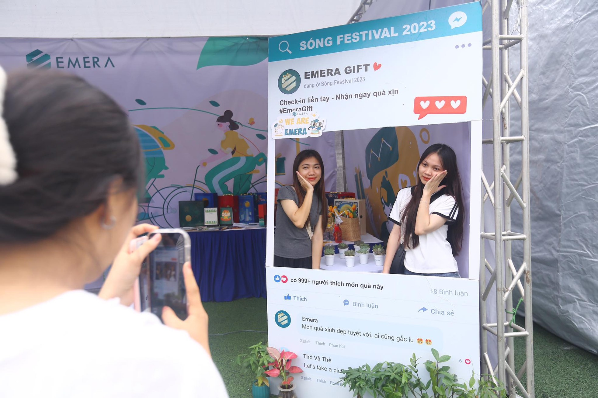 Nườm nượp check-in, mở thẻ, nhận quà tại Sóng Festival ảnh 13