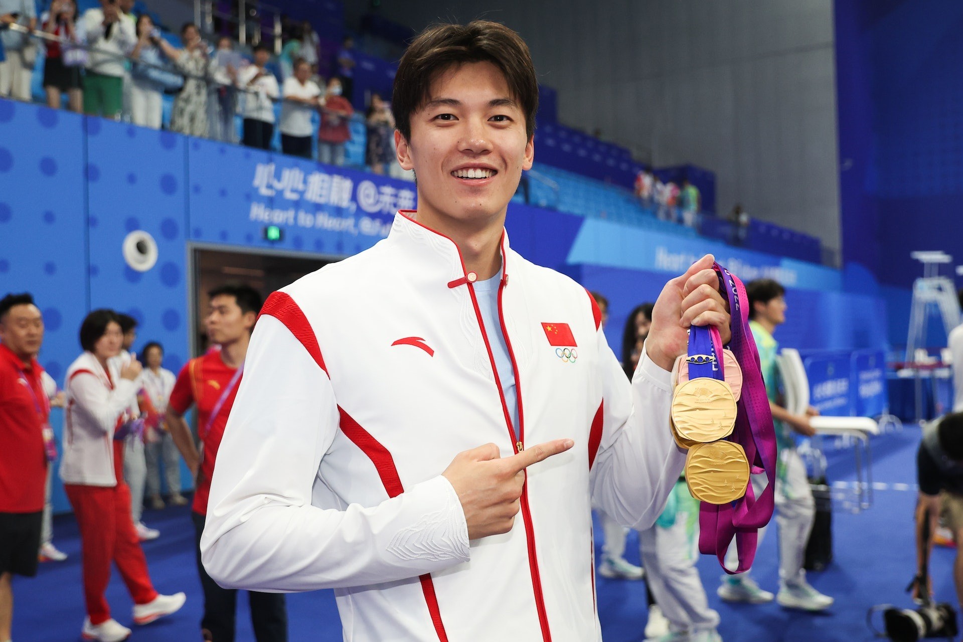 Nhà vô địch bơi lội ASIAD 2023 gây sốt vì cao 1,91 m, ngoại hình như tài tử ảnh 1