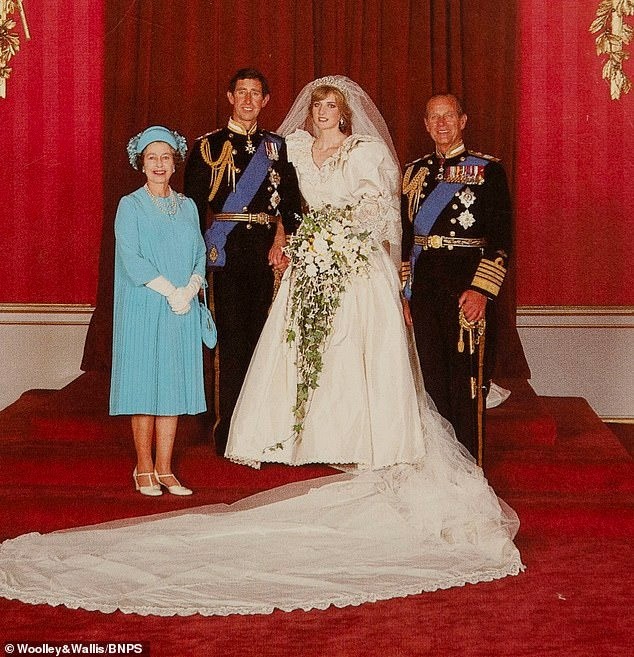 Hình ảnh chưa công bố về Nữ hoàng Elizabeth ảnh 5