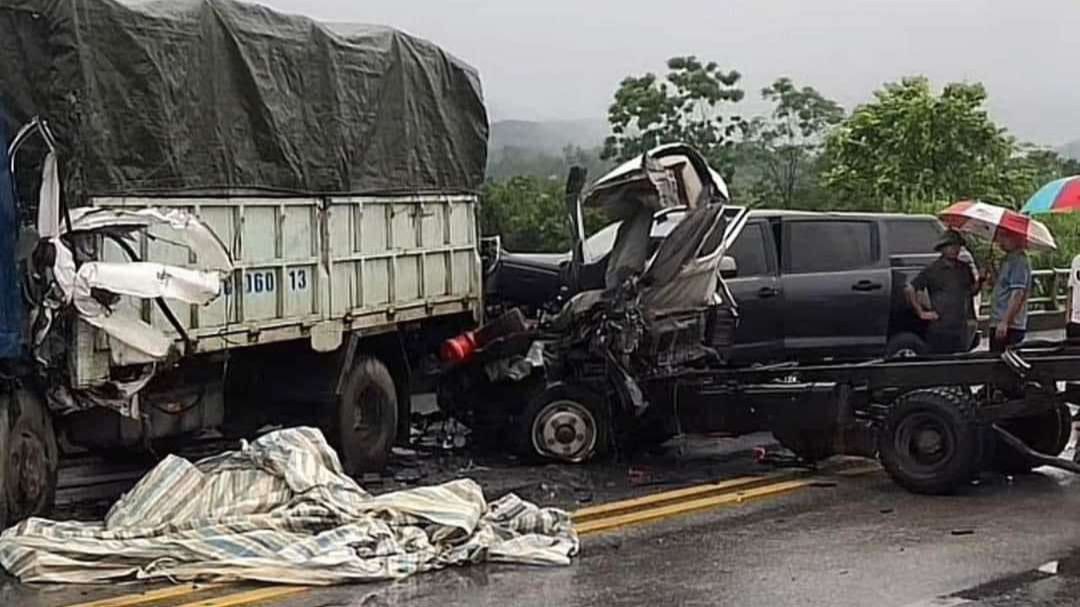 Tai nạn liên hoàn trên cao tốc Nội Bài - Lào Cai, 2 người thương vong ảnh 1