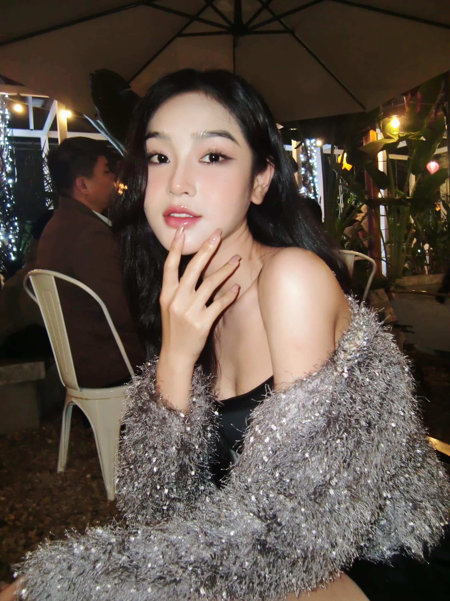 Ngoại hình tiểu tam Cù Thị Trà đang gây sốt trong 'Chúng ta của 8 năm sau' ảnh 6