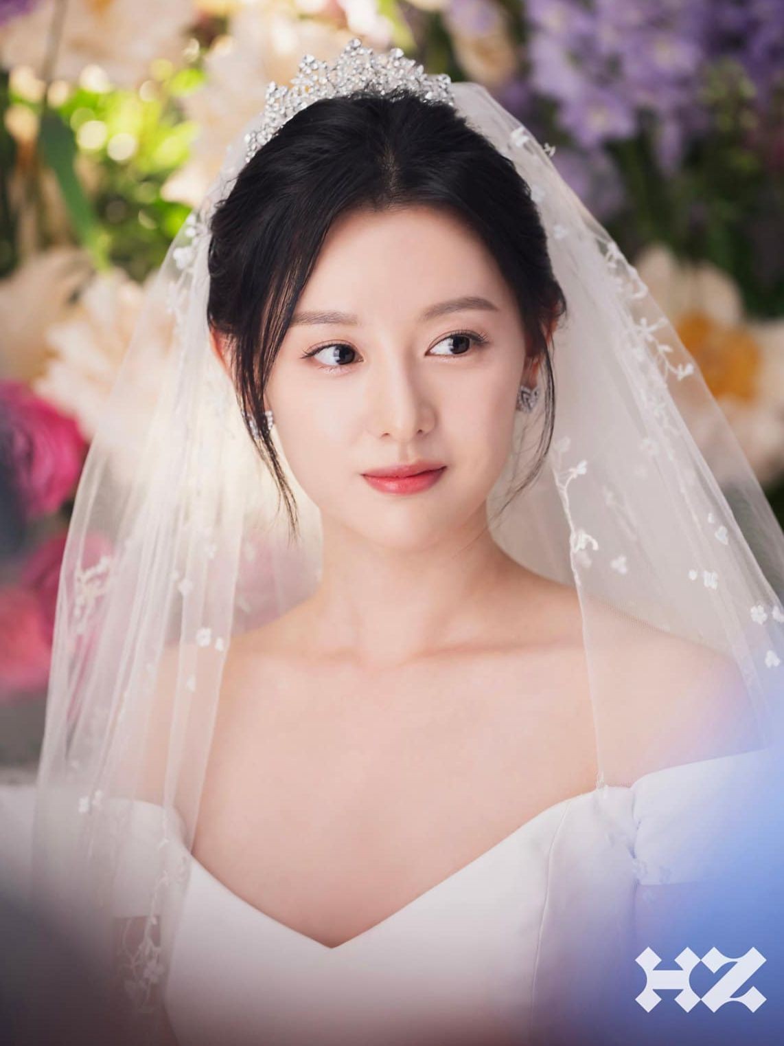 Ngoại hình chưa từng biết xấu là gì của Kim Ji Won ảnh 1