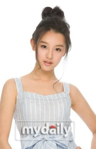 Ngoại hình chưa từng biết xấu là gì của Kim Ji Won ảnh 10