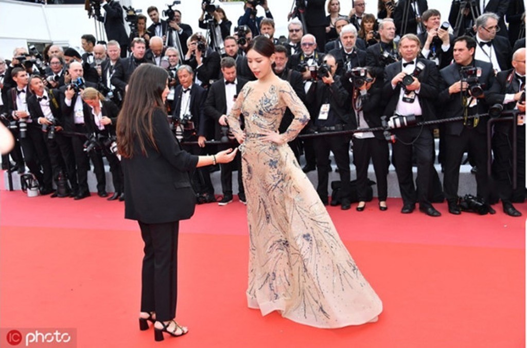 Muối mặt vì bị đuổi khéo khỏi thảm đỏ Cannes ảnh 2