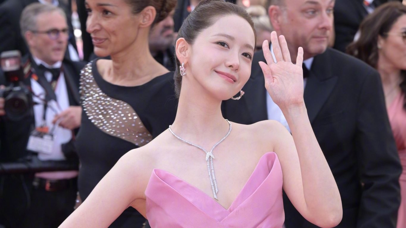 Han So Hee và Yoona (SNSD) so kè nhan sắc trên thảm đỏ Cannes ảnh 18