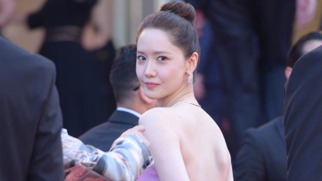 Han So Hee và Yoona (SNSD) so kè nhan sắc trên thảm đỏ Cannes ảnh 17