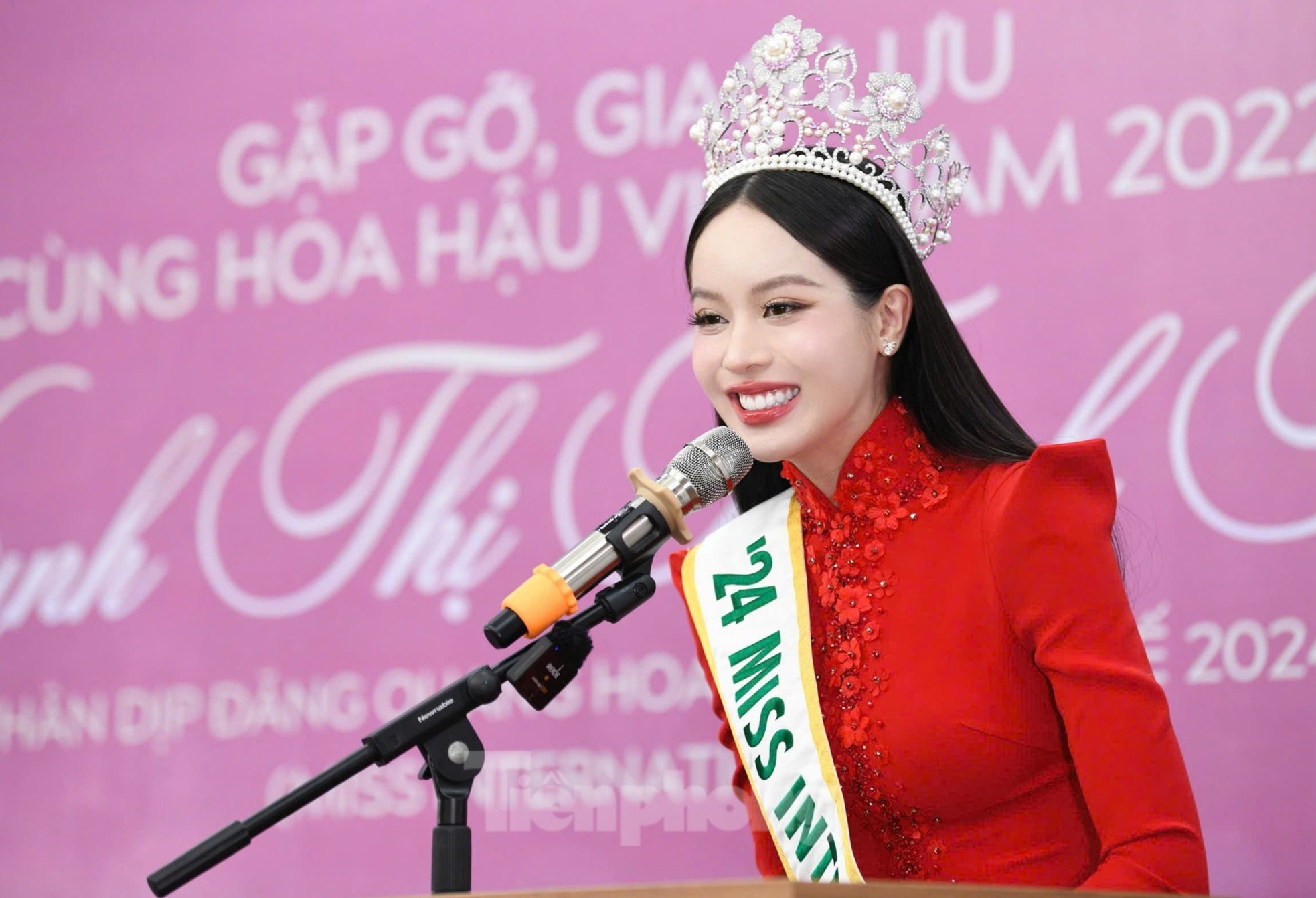 Tổng Biên tập báo Tiền Phong: 'Thanh Thủy là tấm gương cho thí sinh Hoa hậu Việt Nam sắp tới' ảnh 11