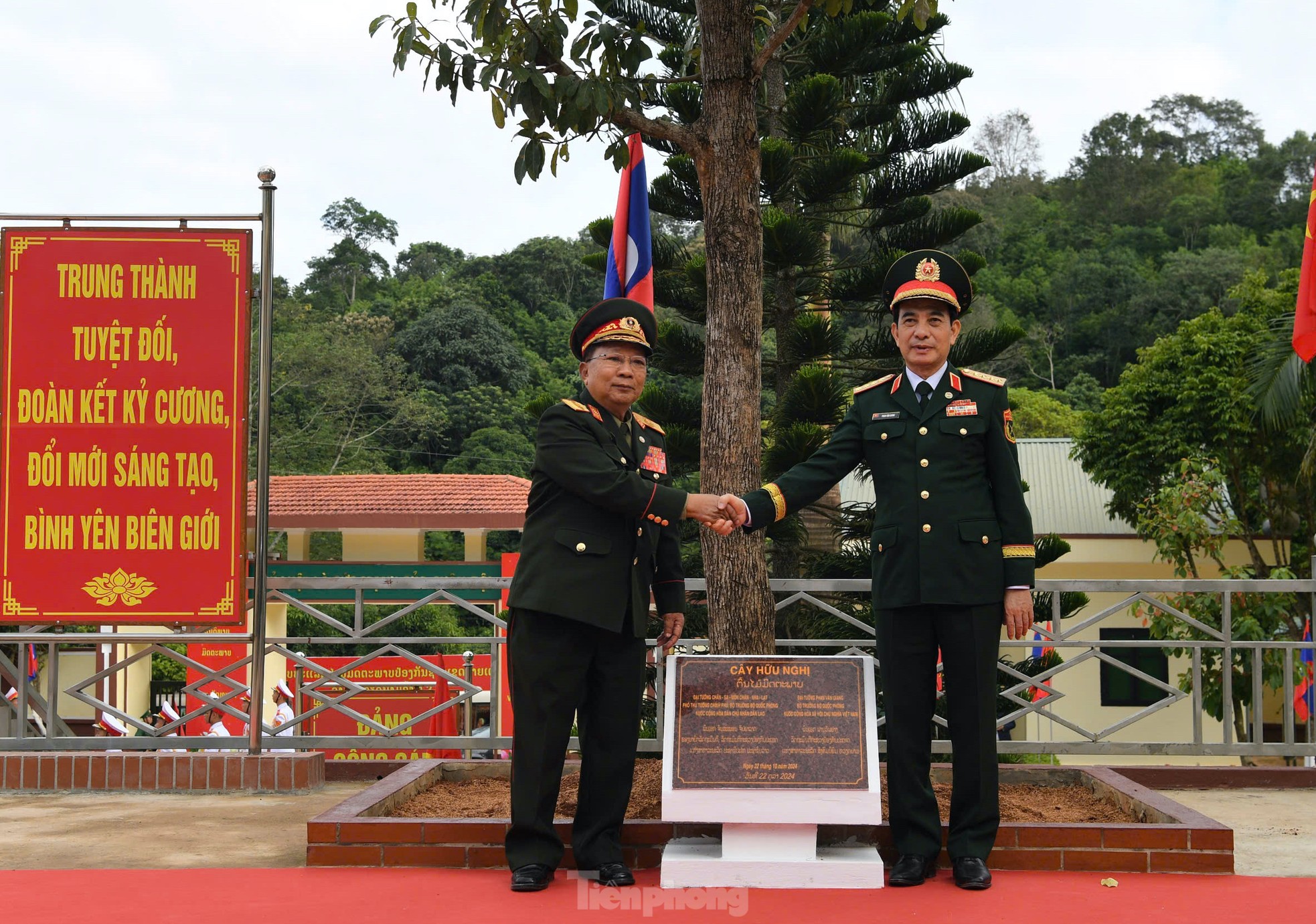 Tình hữu nghị Quân đội Việt Nam - Lào không ngừng được gìn giữ và vun đắp đơm hoa, kết trái ảnh 13