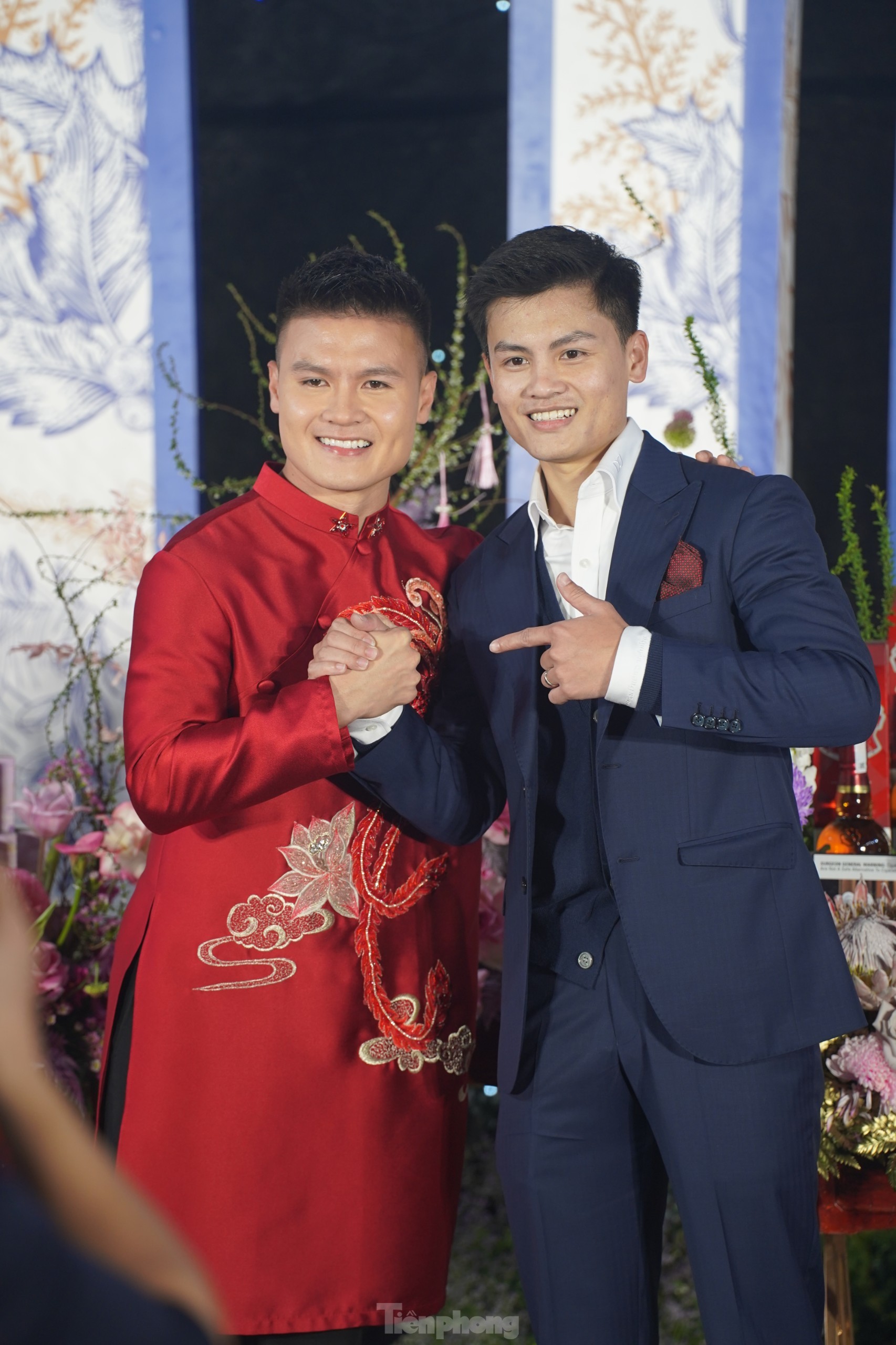 Dàn siêu xe hơn 20 tỷ đồng trong lễ ăn hỏi Quang Hải và Chu Thanh Huyền ảnh 10