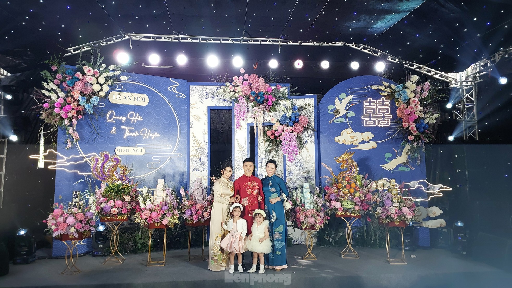 Dàn siêu xe hơn 20 tỷ đồng trong lễ ăn hỏi Quang Hải và Chu Thanh Huyền ảnh 7
