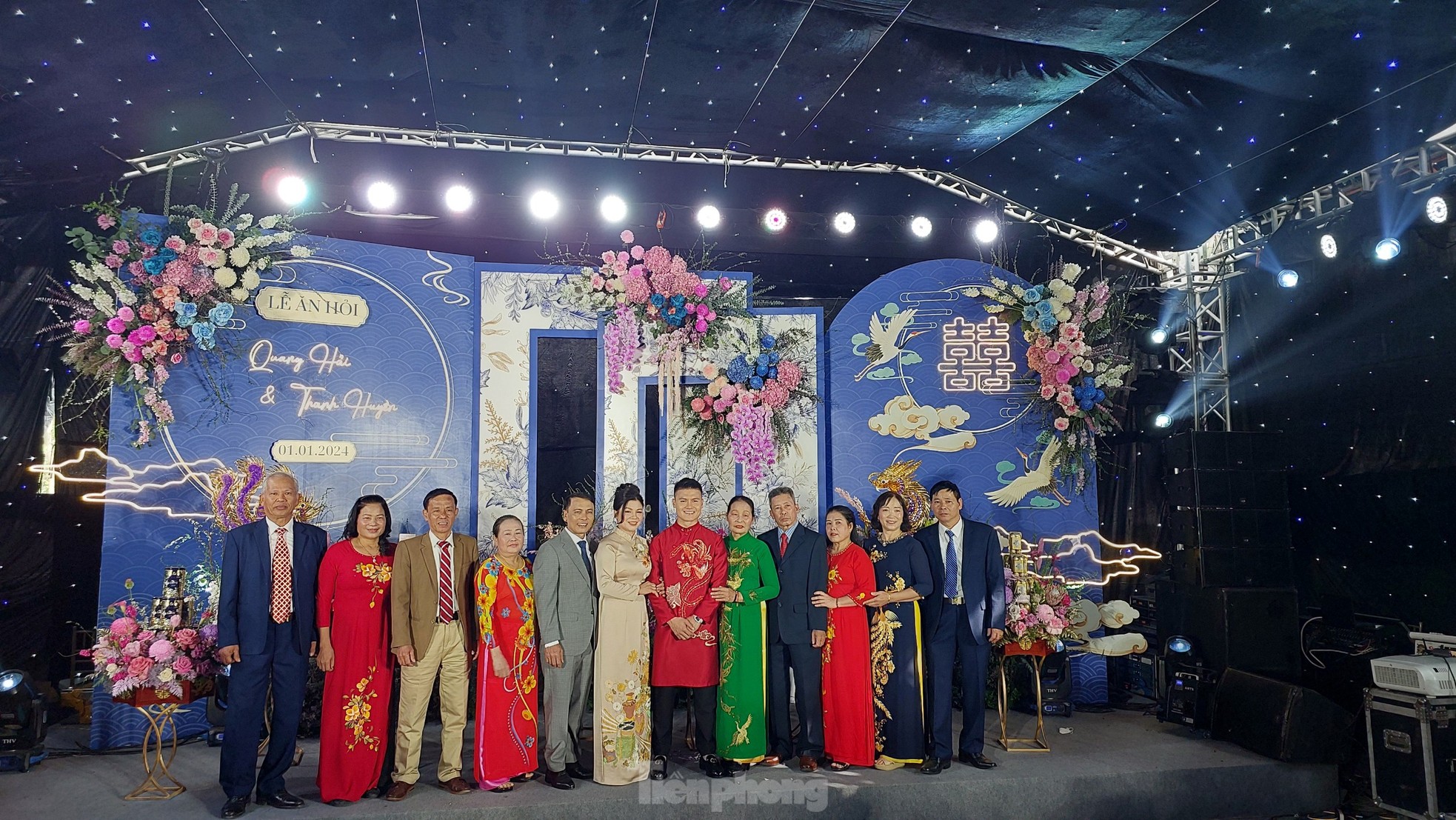 Dàn siêu xe hơn 20 tỷ đồng trong lễ ăn hỏi Quang Hải và Chu Thanh Huyền ảnh 6