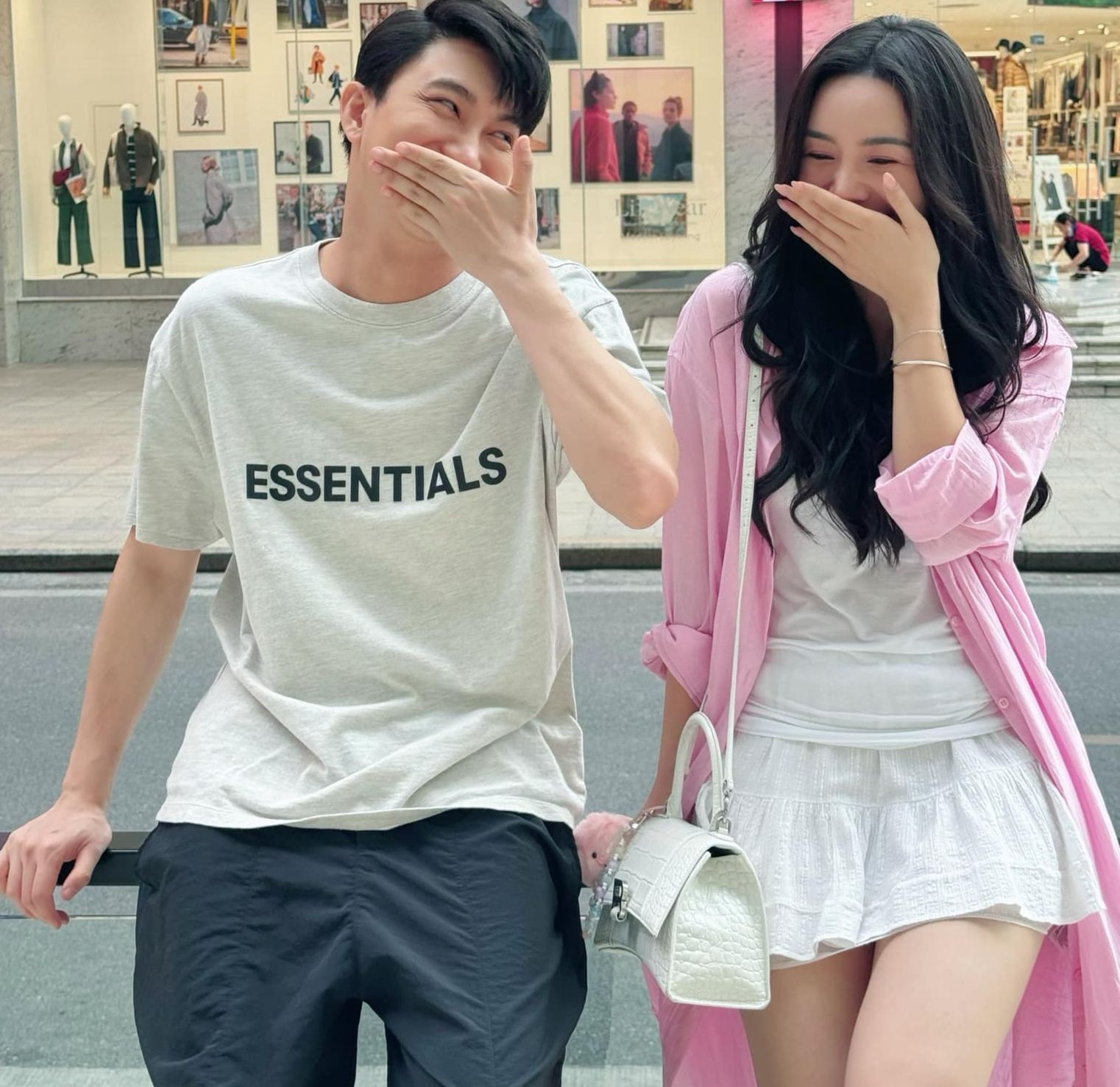 Showbiz 3/2: Bảo Ngọc trao quà 270 triệu đồng trước Tết, Quỳnh Kool và B Trần hẹn hò riêng ảnh 3