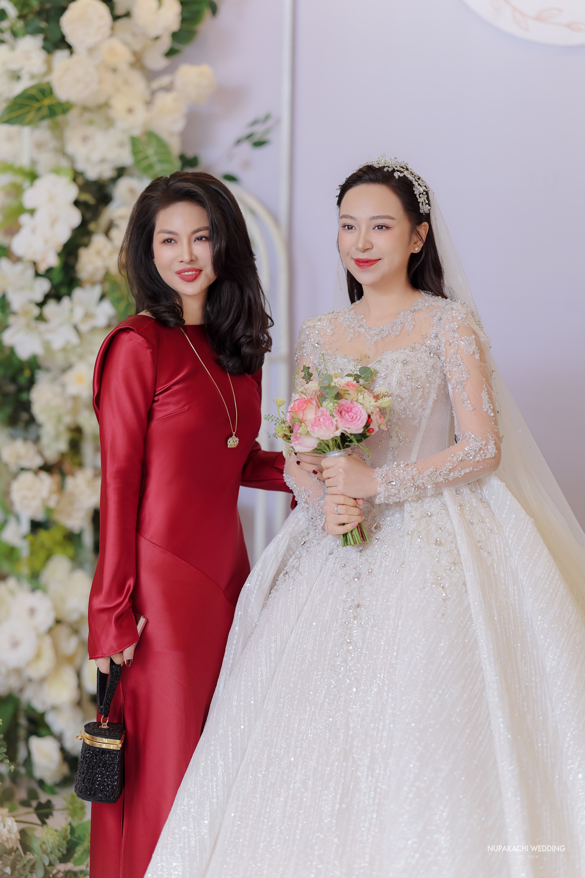 Hồng Diễm, Quỳnh Kool cùng vũ trụ VFC dự cưới diễn viên Kim Oanh ảnh 10