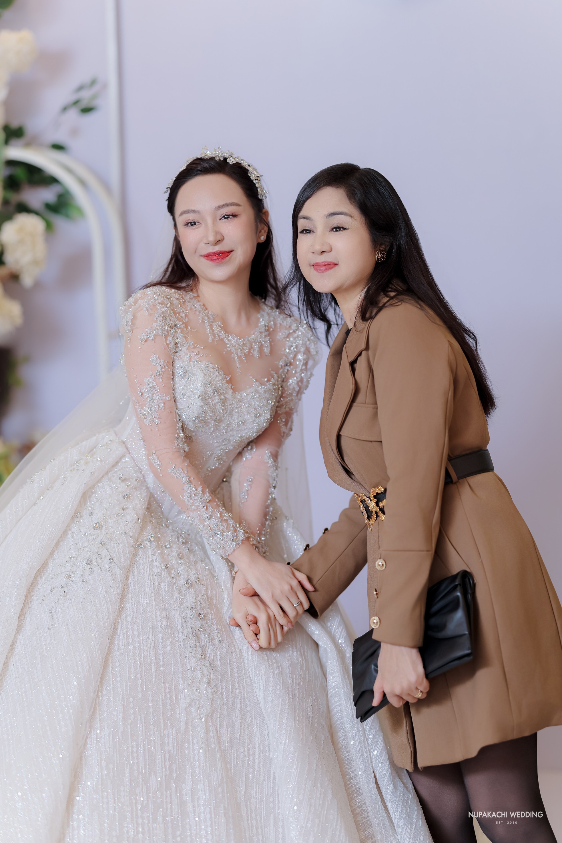 Hồng Diễm, Quỳnh Kool cùng vũ trụ VFC dự cưới diễn viên Kim Oanh ảnh 6