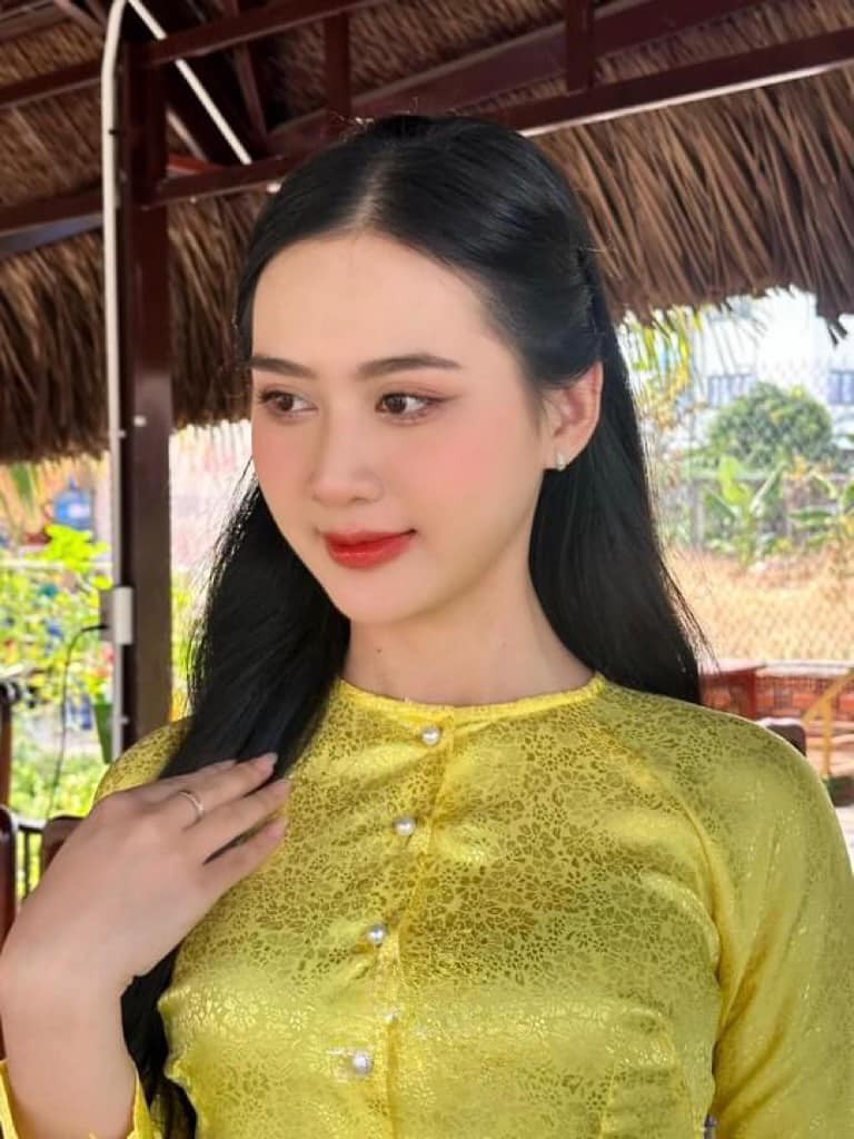 Nhan sắc bạn gái sinh năm 2003 của Hoài Lâm ảnh 6