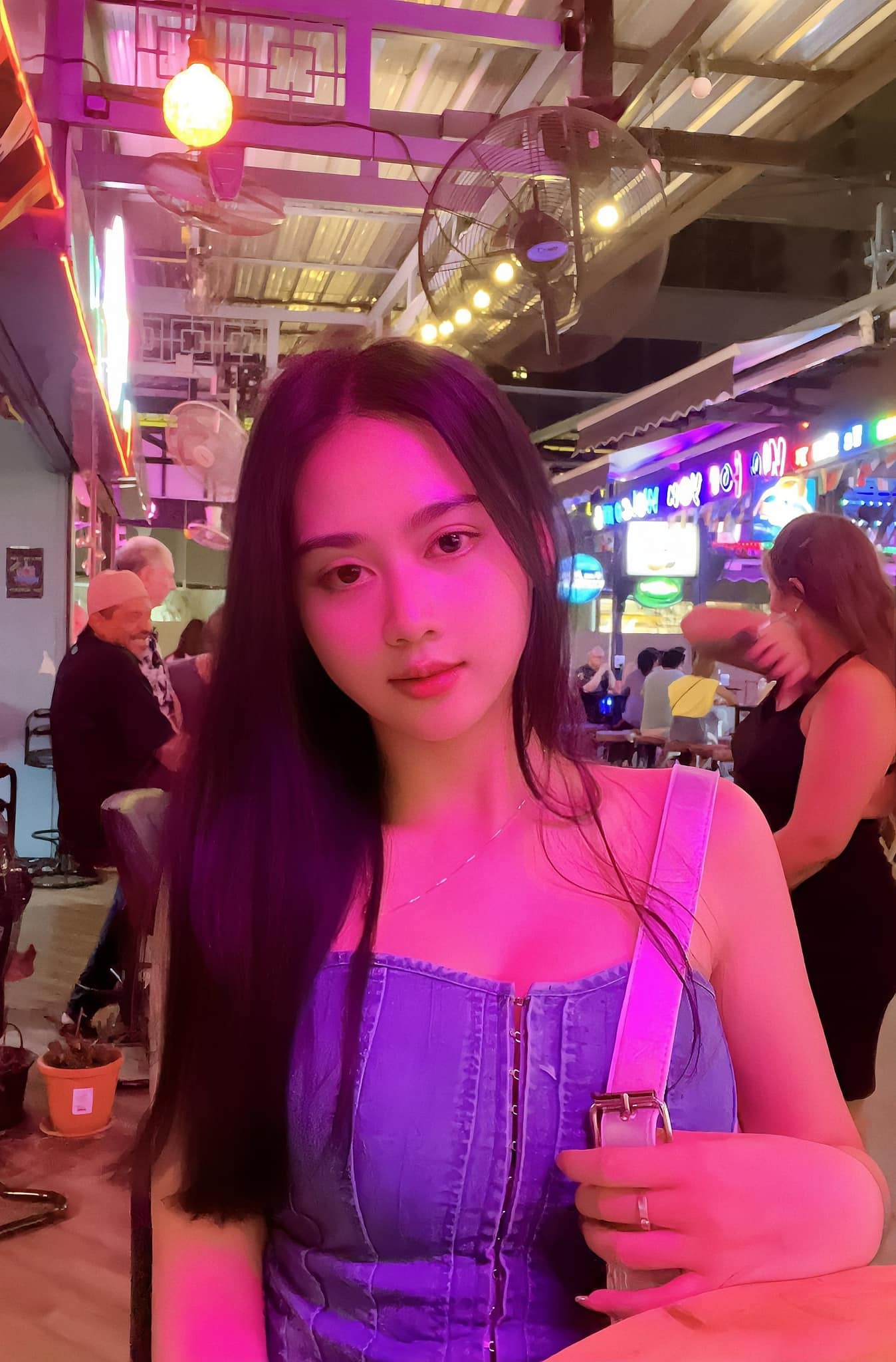 Nhan sắc bạn gái sinh năm 2003 của Hoài Lâm ảnh 13