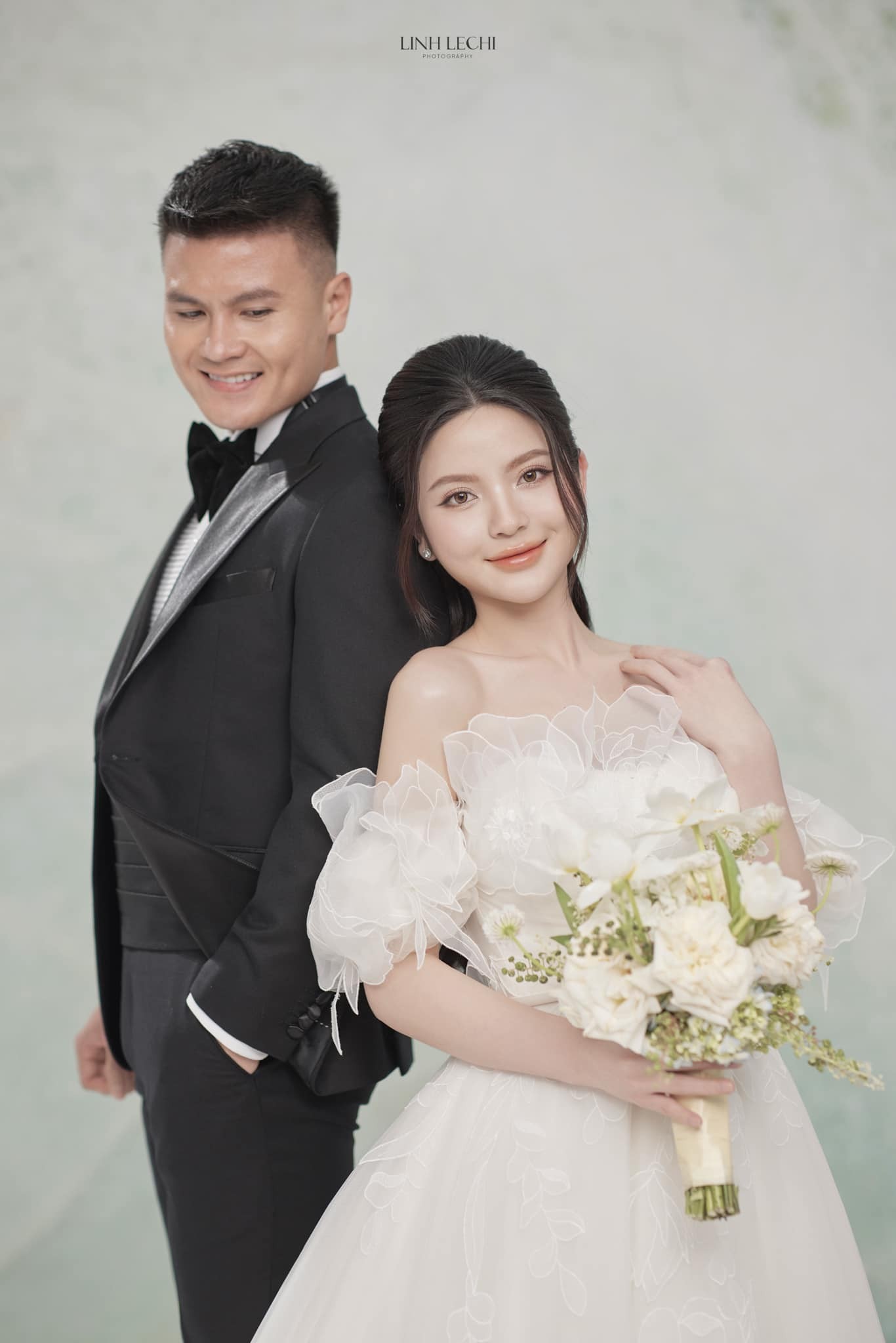 Váy cưới hơn 200 triệu đồng của Chu Thanh Huyền ảnh 9