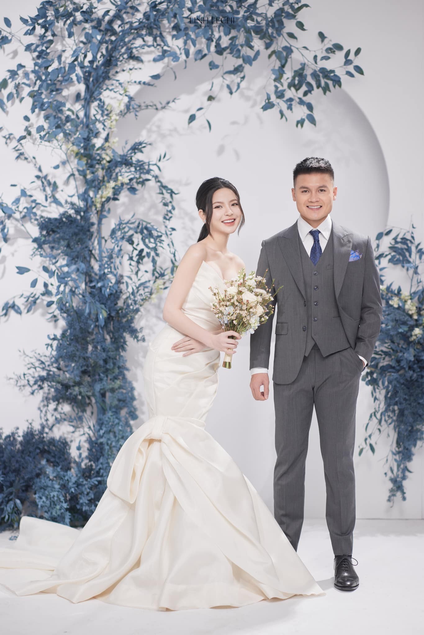 Váy cưới hơn 200 triệu đồng của Chu Thanh Huyền ảnh 14