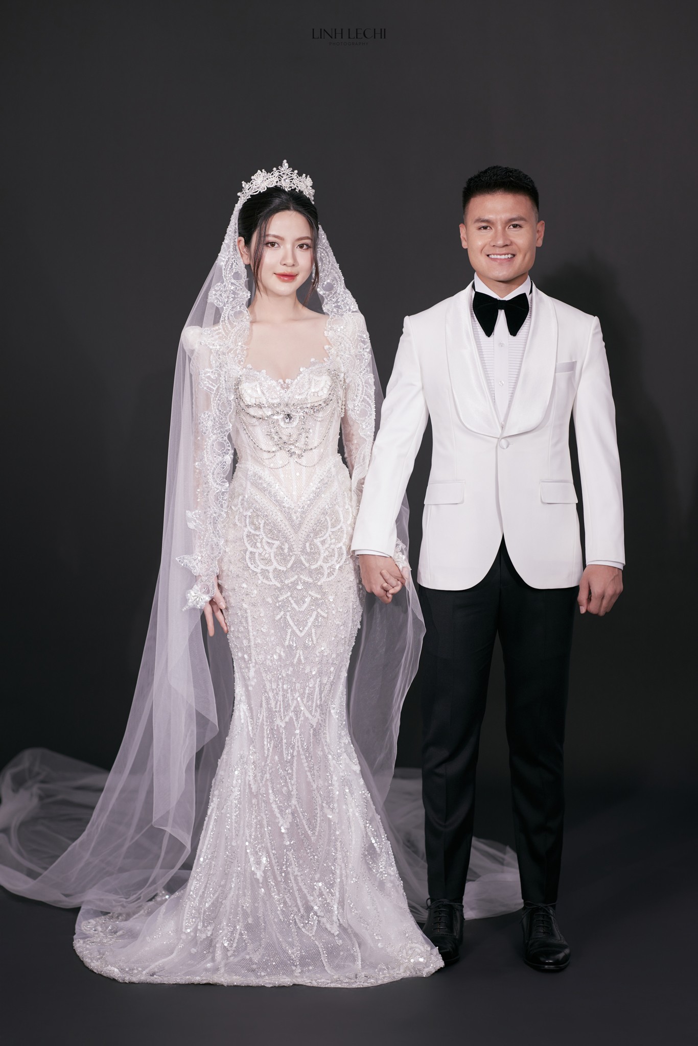 Váy cưới hơn 200 triệu đồng của Chu Thanh Huyền ảnh 6