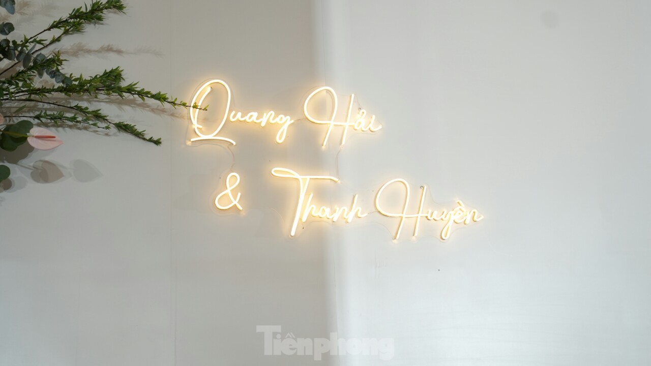 Không gian tiệc cưới 10.000 bông hoa tươi của Quang Hải – Chu Thanh Huyền ảnh 11