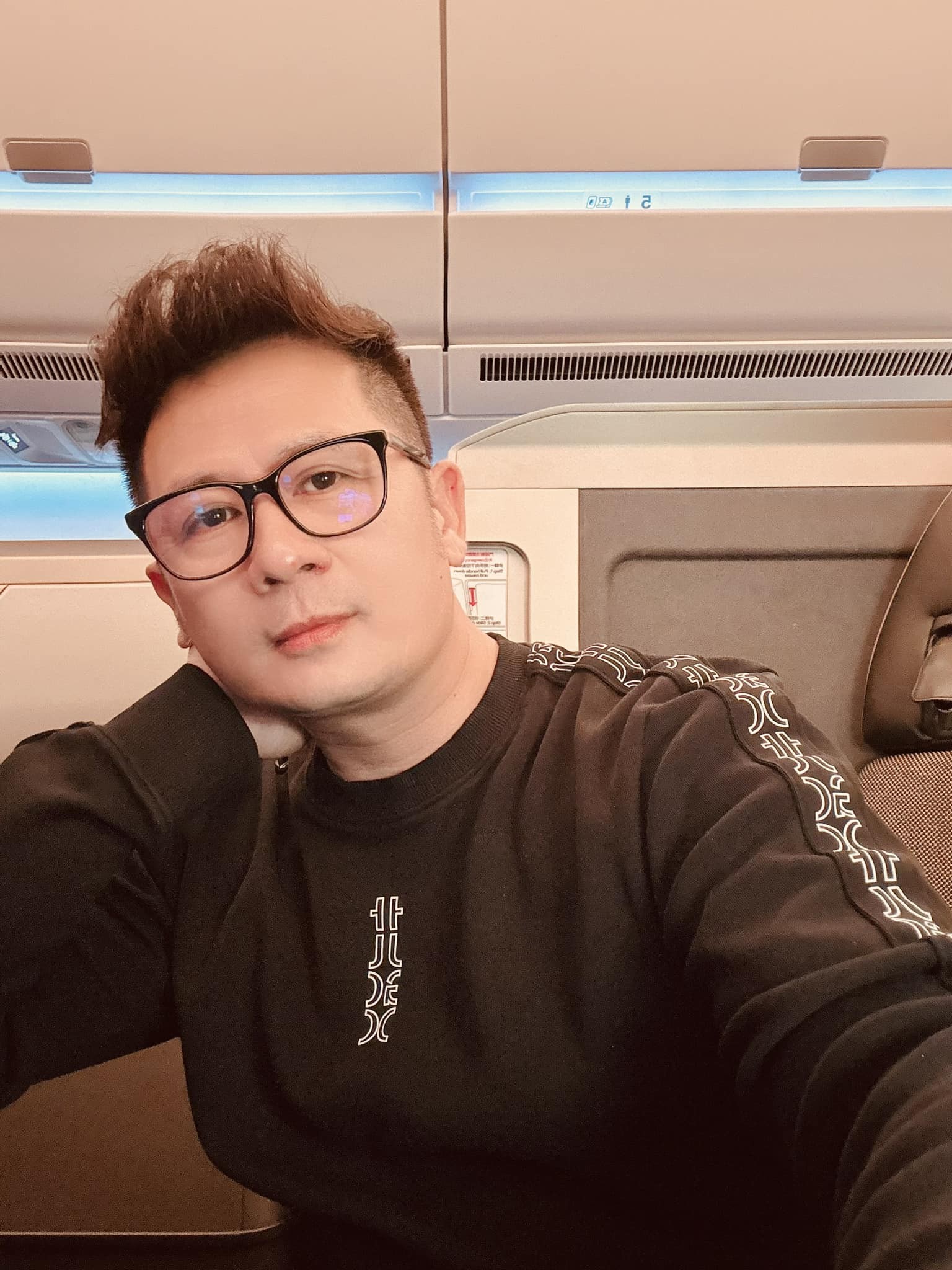 Showbiz 17/4: Diện mạo già nua của Quyền Linh ảnh 2