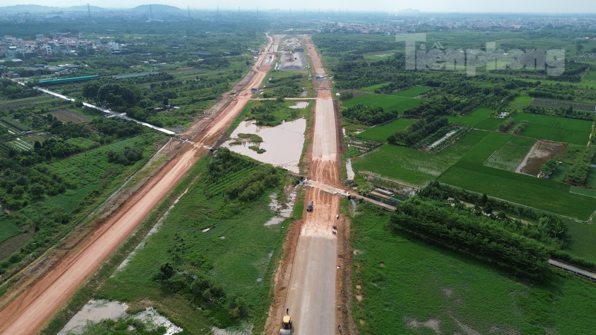 Đường Vành đai 4- Vùng Thủ đô với những km đầu tiên được thảm nhựa, hiện hình hài ảnh 8