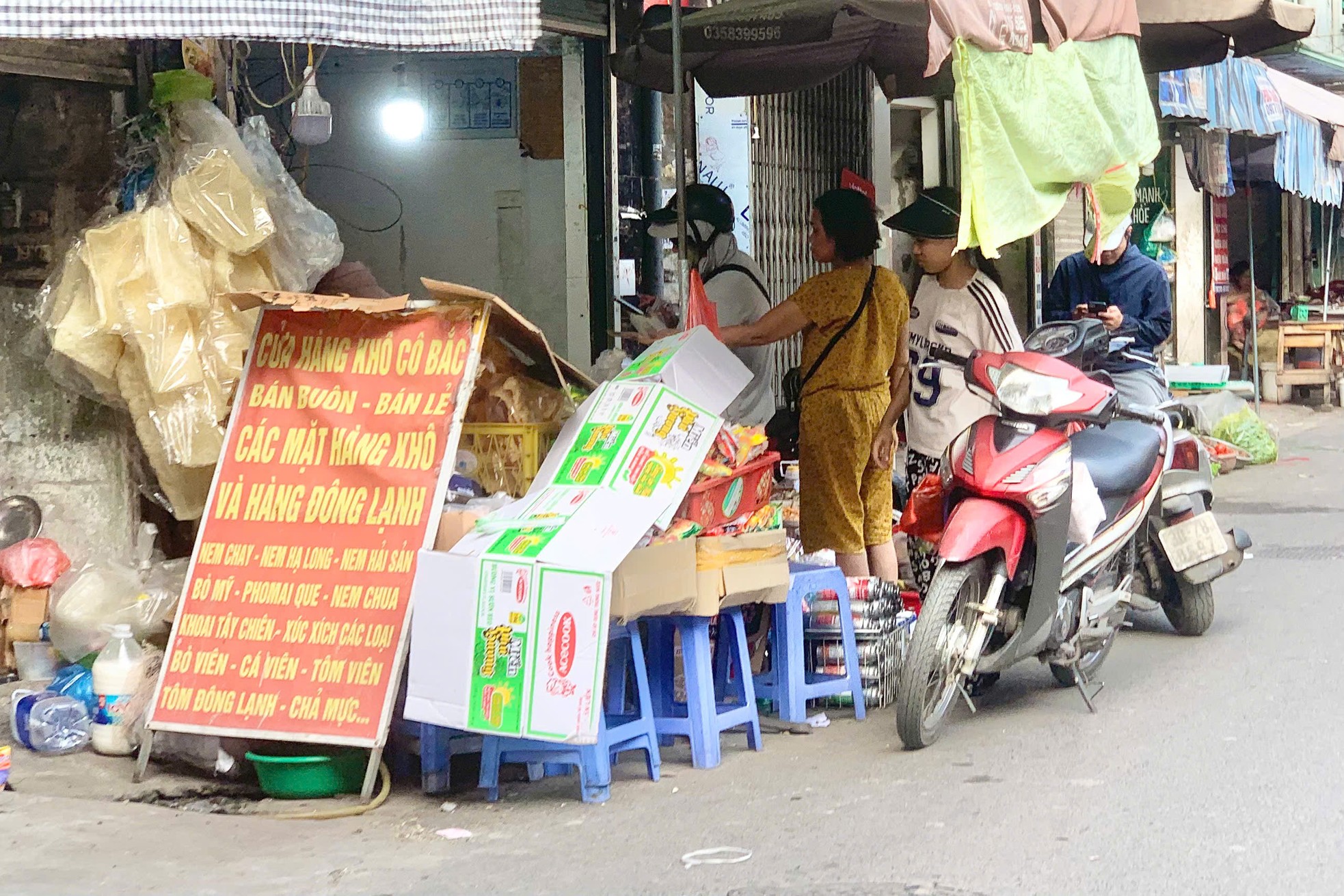 Cận cảnh chợ truyền thồng gần 40 tuổi ở quận Đống Đa sắp được xây dựng lại ảnh 4