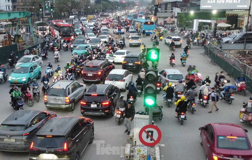 'Giải mã' nguyên nhân ùn tắc kéo dài tại nút giao Giải Phóng - Kim Đồng ảnh 4