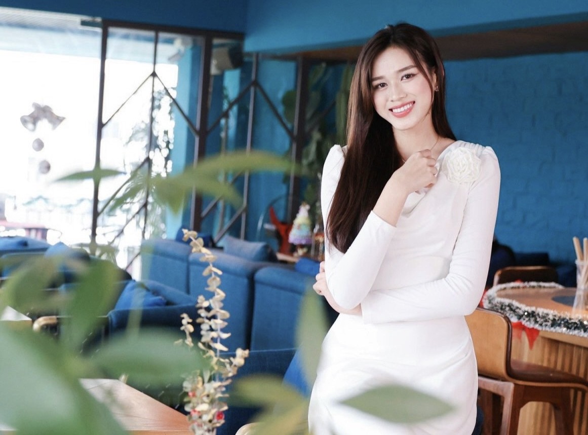 Hoa hậu Đỗ Thị Hà: ‘Gặp đúng người, tôi kết hôn sớm’ ảnh 12
