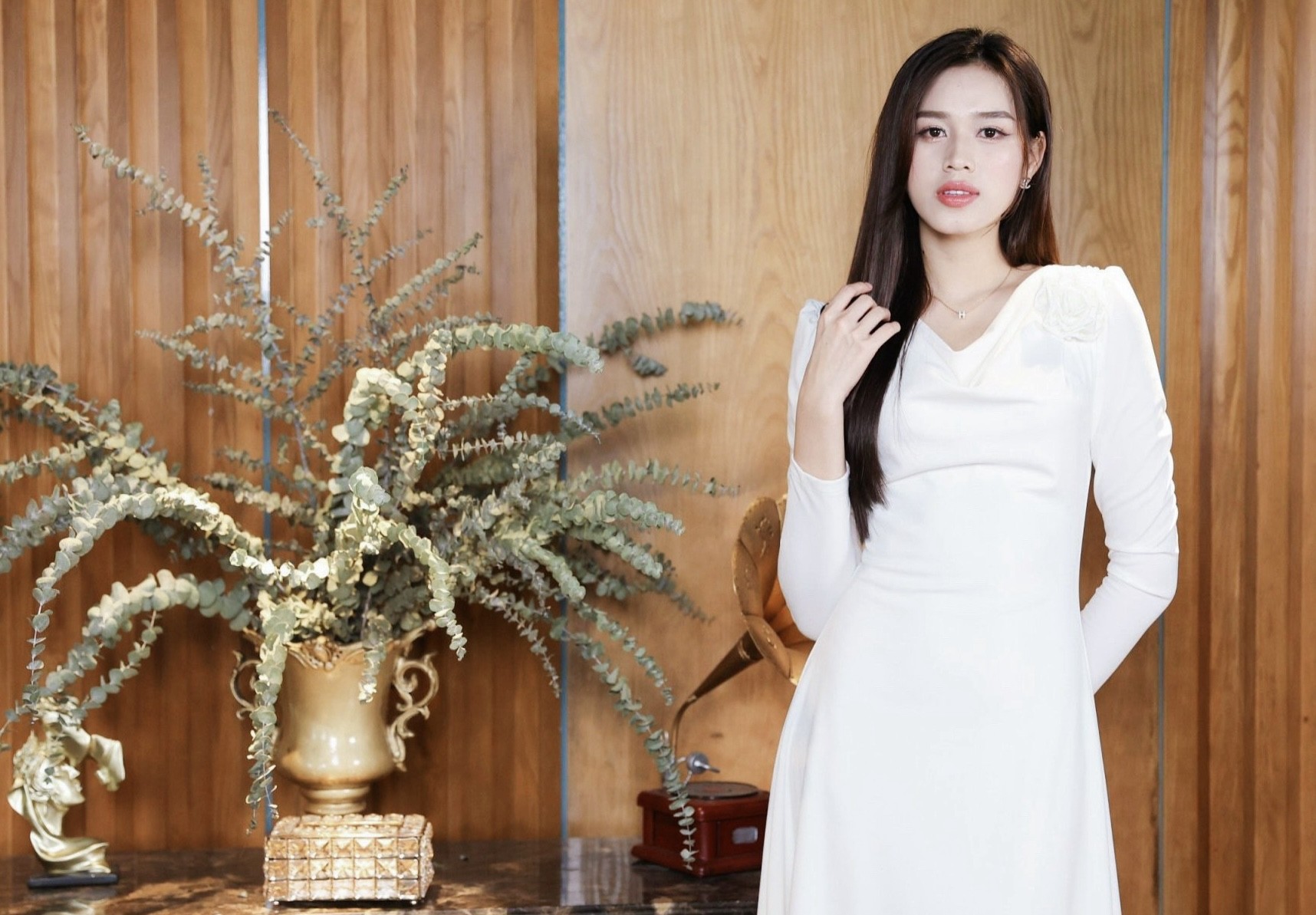 Hoa hậu Đỗ Thị Hà: ‘Gặp đúng người, tôi kết hôn sớm’ ảnh 9